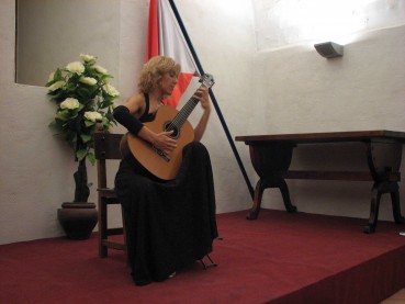 La Guitarrista Carmen María Ros llenó la sala principal de Castillo.