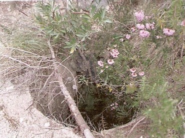 El Pozo de la Mina en el Barranc del Vidre, con 50 metros de profundida, fue clausurado por su evidente peligro.