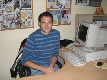 Joaquín Corpus estudia Trabajo Social en la Universidad de Alicante y es el Presidente del Consell de la Joventut de Petrer.