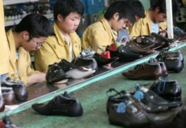 Fábrica de zapatos en el país más poblado del mundo.