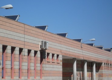 Paneles solares en la pista de San Jerónimo.