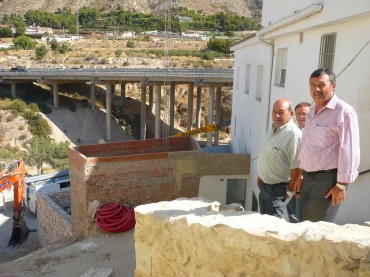 El Alcalde Pascual Diaz y el Concejal de Urbanismo Enrique Torregrosa han supervisado la fase final de las obras