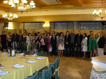 Grupo de colaboradores, dirección de la revista Festa 2009 y autoridades.