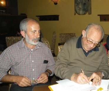 Daniel Esteve y Vicente Verdú firmaron el acta.