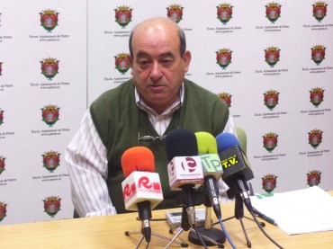 El concejal de urbanismo, Enrique Torregrosa, ha informado sobre la finalización de las obras en la calle Almería.