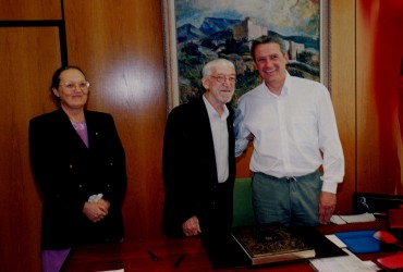 Vicente Ferrer durante la visita que realizó a Petrer en el año 2002