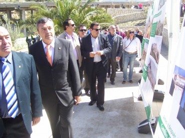 El Alcalde Pascual Díaz junto al concejal de Urbanismo y varios ediles del equipo de gobierno el día de la presentación