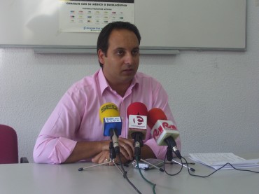 El concejal de Hacienda, Óscar Payá, ha explicado la congelación de las tasas y ordenanzas municipales para el 2011.