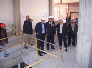 El gerente de Proaguas Costablanca, Fernando Modrego, y el alcalde de Petrer, Pascual Díaz han visitado esta mañana las obras