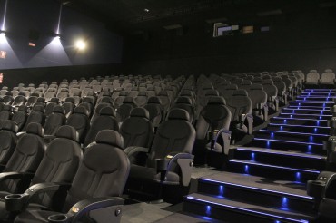 Interior de una de las salas de Cinermax Petrer