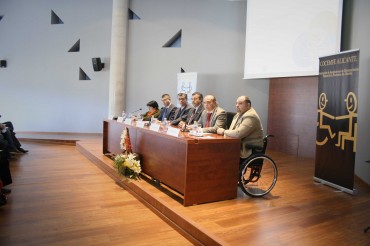 La inauguración ha tenido lugar en el salón de actos del nuevo Centro de Día para Personas con Discapacidad de Gran Dependencia de Petrer. 