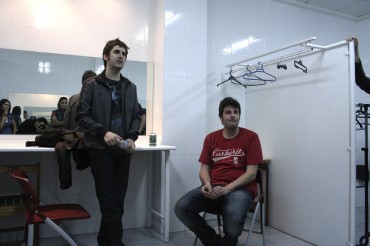 Julian López y Raúl Cimas durante la entrevista realizada en los camerinos del Teatro Cervantes