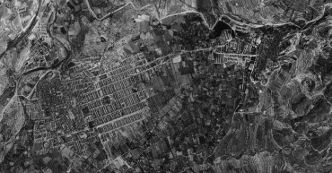 Elda-Petrer en vista aérea de 1956. El paisaje de huerta tradicional era todavía protagonista hace medio siglo.