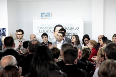 El PSOE tuvo que posponer la presentación oficial de Lacasa por la lluvia