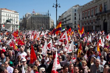 Manifestación convocada por IU en Madrid